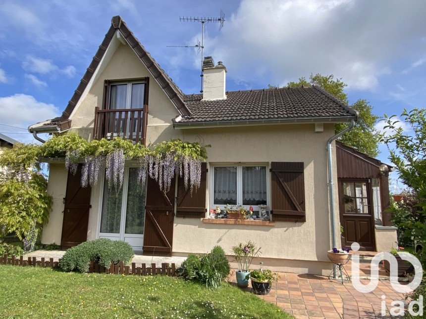 Traditional house 4 rooms of 83 m² in Crécy-la-Chapelle (77580)