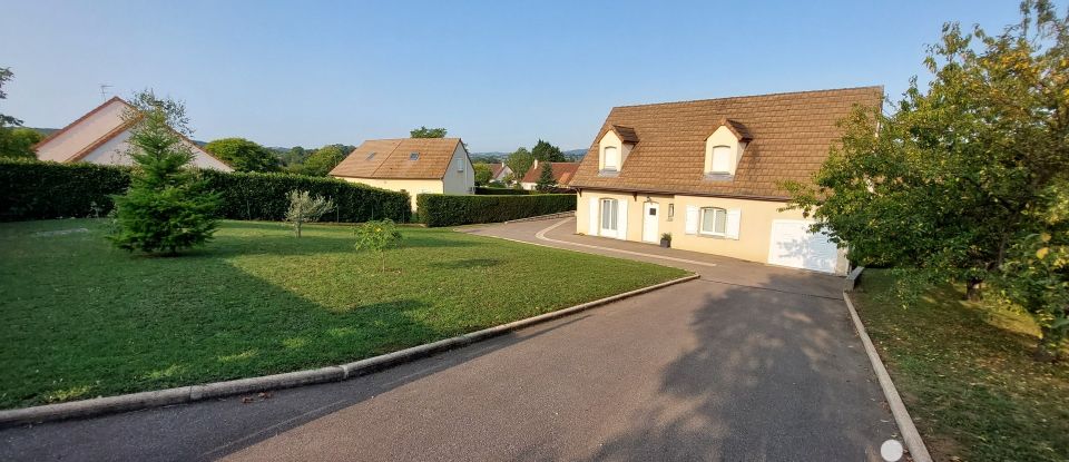 House 6 rooms of 126 m² in Saint-Léger-sur-Dheune (71510)