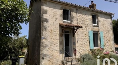 Country house 3 rooms of 78 m² in Puy-de-Serre (85240)