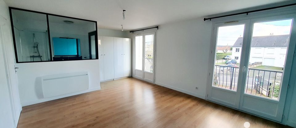 Maison 8 pièces de 240 m² à Ballan-Miré (37510)