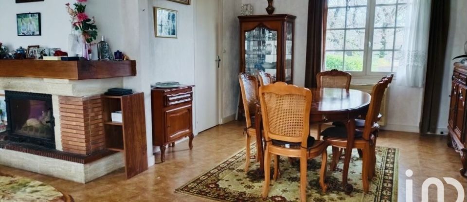 House 5 rooms of 130 m² in Aigrefeuille-d'Aunis (17290)