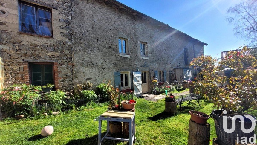 Country house 5 rooms of 96 m² in Jullianges (43500)