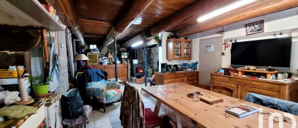 Maison de campagne 5 pièces de 96 m² à Jullianges (43500)