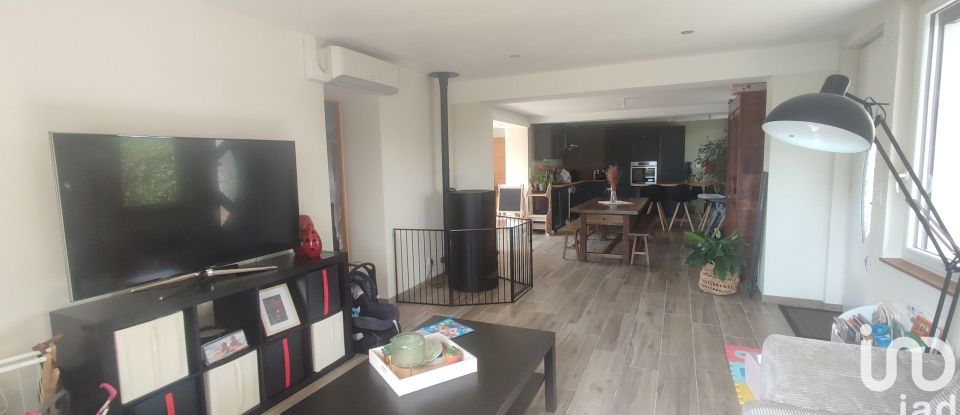 Maison 4 pièces de 124 m² à Villeneuve-sur-Allier (03460)