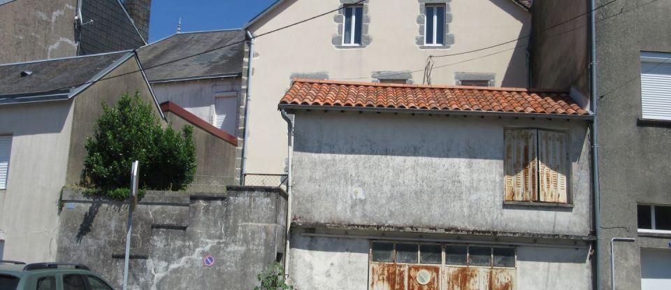 Immeuble de 180 m² à Moncoutant (79320)