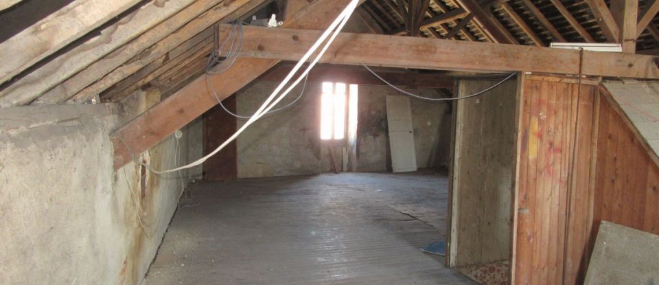 Immeuble de 180 m² à Moncoutant (79320)