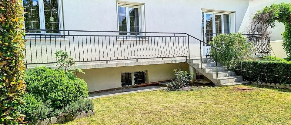 House 7 rooms of 197 m² in Athis-Mons (91200)