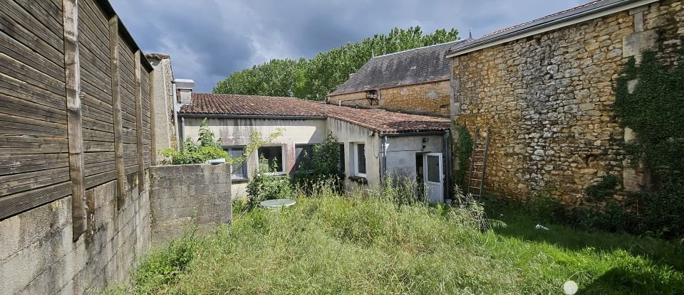 House 5 rooms of 267 m² in Écoyeux (17770)