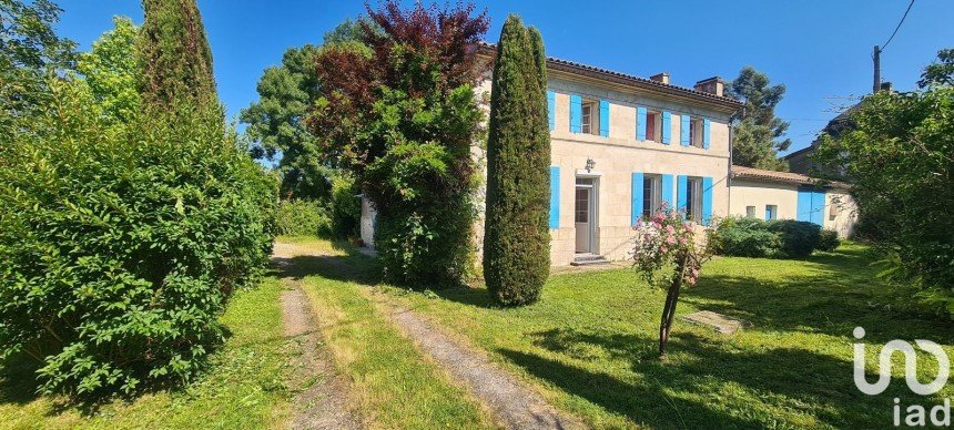 Maison 6 pièces de 216 m² à Fontcouverte (17100)