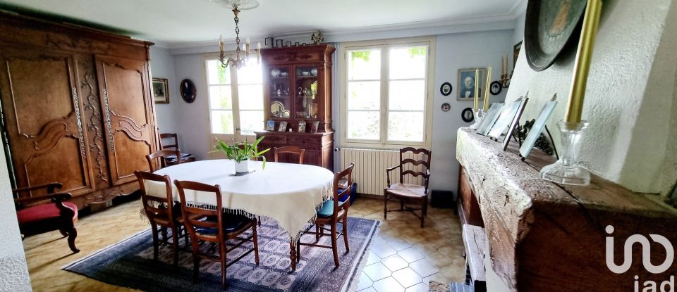 Traditional house 6 rooms of 103 m² in Saint-Denis-du-Payré (85580)