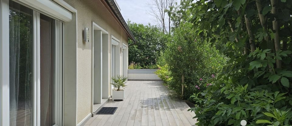 Maison 6 pièces de 180 m² à Sainte-Gemme-Moronval (28500)