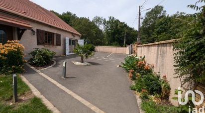 House 4 rooms of 114 m² in Bruyères-le-Châtel (91680)