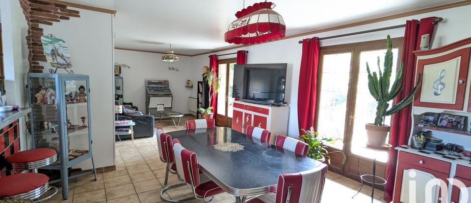 House 4 rooms of 114 m² in Bruyères-le-Châtel (91680)