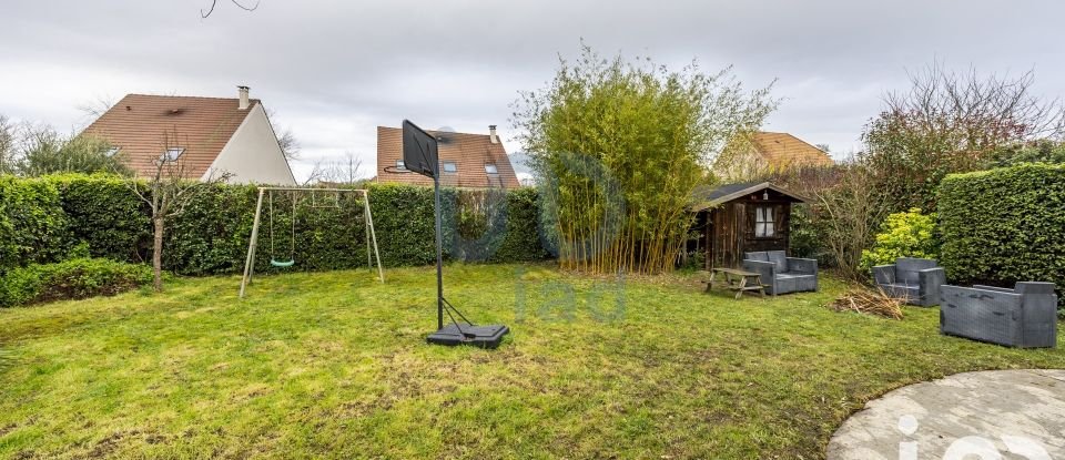 Maison traditionnelle 6 pièces de 114 m² à Savigny-le-Temple (77176)