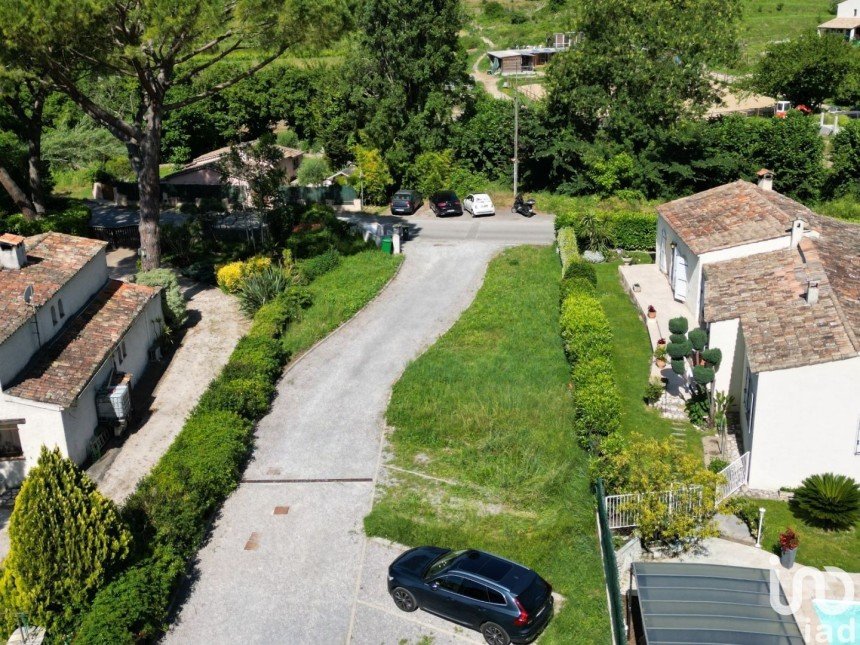 Land of 1,596 m² in Saint-Paul-de-Vence (06570)