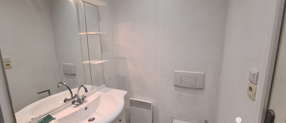 Studio 1 room of 28 m² in Viry-Châtillon (91170)