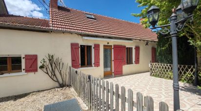 House 3 rooms of 104 m² in Lurcy-Lévis (03320)