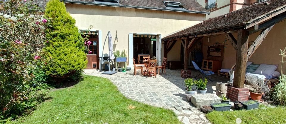 House 9 rooms of 224 m² in Dreux (28100)