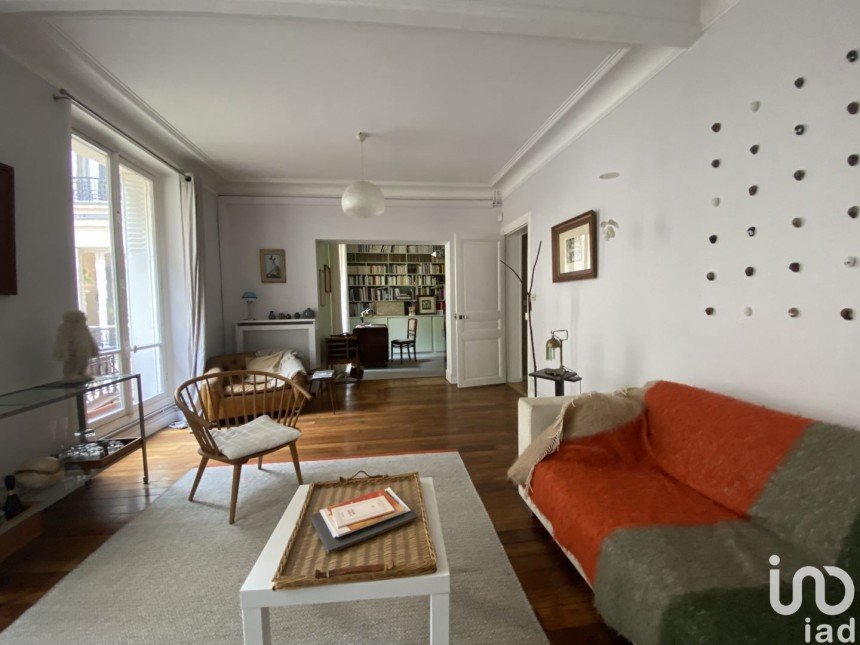 Duplex 6 rooms of 110 m² in Paris (75007)