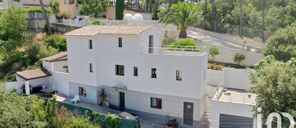 Maison traditionnelle 7 pièces de 117 m² à Sanary-sur-Mer (83110)