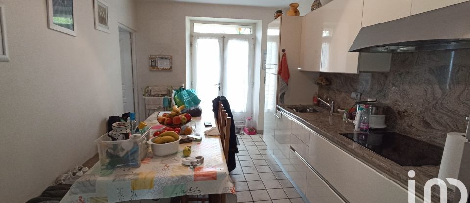 Traditional house 7 rooms of 175 m² in Calmont (12450)