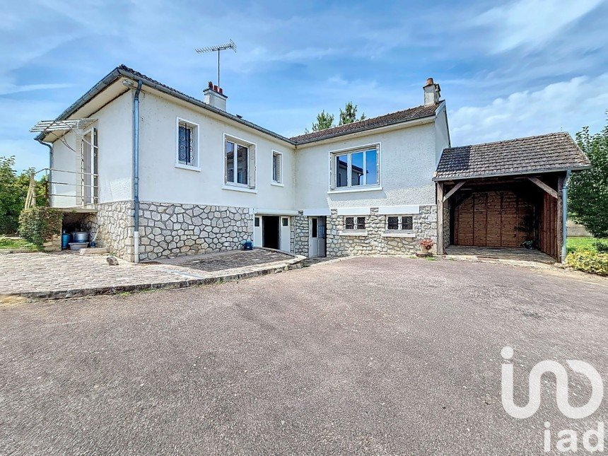 Maison traditionnelle 4 pièces de 83 m² à Beaulieu-sur-Loire (45630)