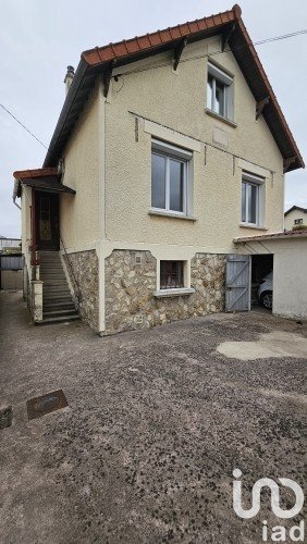 House 6 rooms of 135 m² in Noisy-le-Grand (93160)