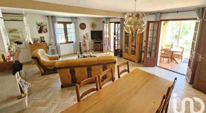 Traditional house 5 rooms of 155 m² in Saint-Gervais (33240)