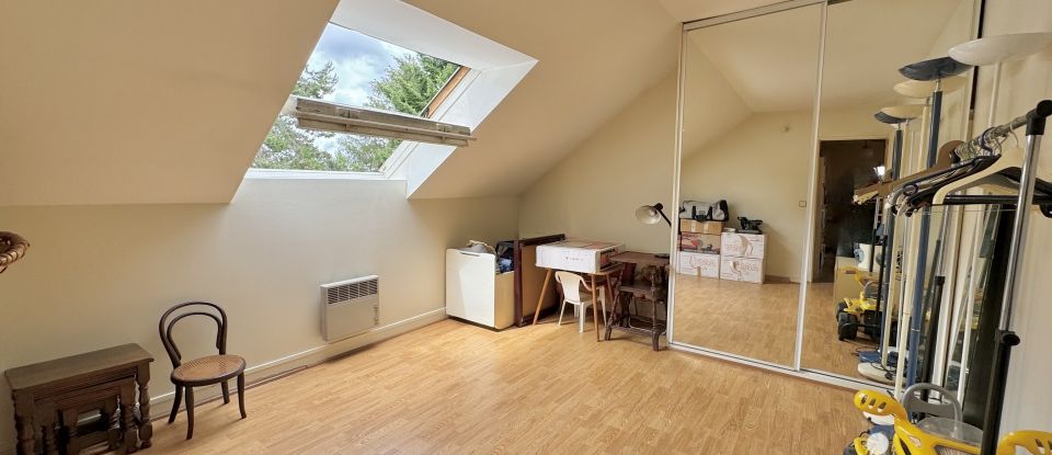 Maison 7 pièces de 166 m² à Saint-Germain-lès-Corbeil (91250)