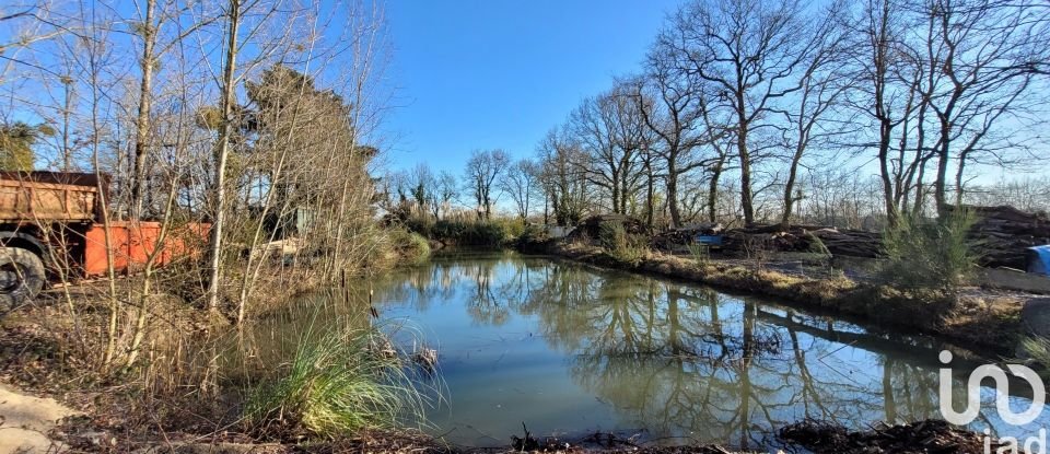 Terrain de 3 735 m² à Saint-Philbert-de-Grand-Lieu (44310)