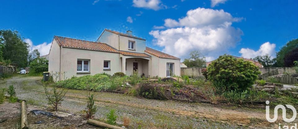 Traditional house 6 rooms of 139 m² in Saint-Philbert-de-Grand-Lieu (44310)