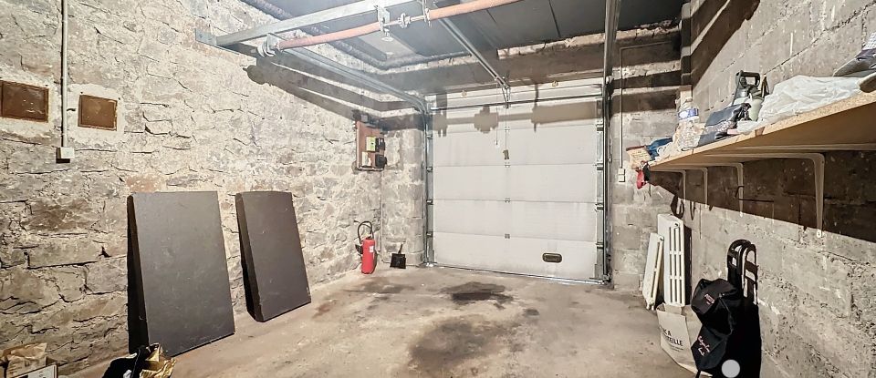 Maison 5 pièces de 102 m² à Saint-Chély-d'Apcher (48200)