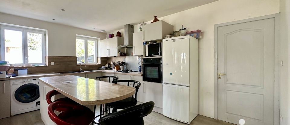 Maison 9 pièces de 157 m² à Thouars (79100)