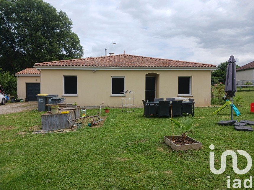 Maison traditionnelle 5 pièces de 105 m² à Château-Garnier (86350)