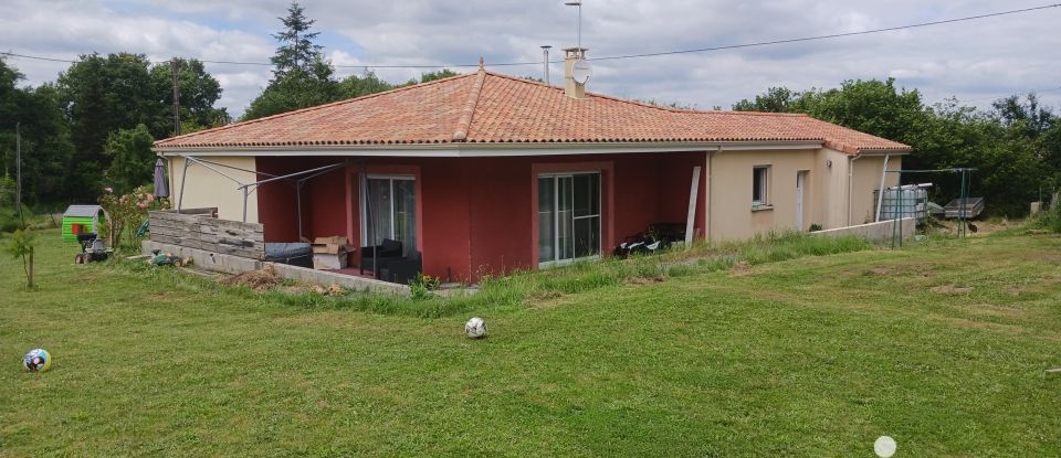 Maison traditionnelle 5 pièces de 105 m² à Château-Garnier (86350)