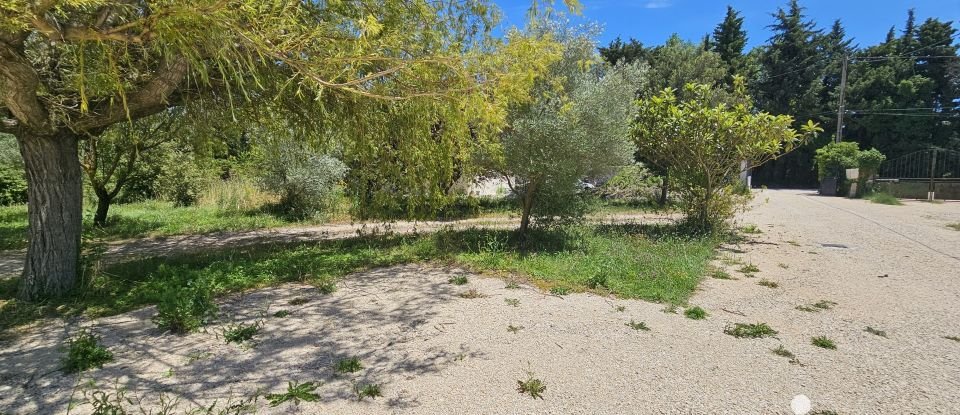 Land of 673 m² in Le Thor (84250)