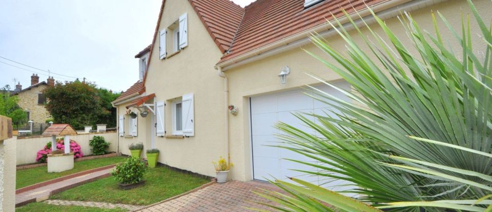 House 7 rooms of 138 m² in Saint-Chéron (91530)