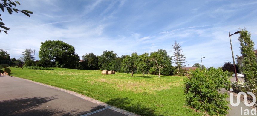 Land of 2,317 m² in Villoncourt (88150)