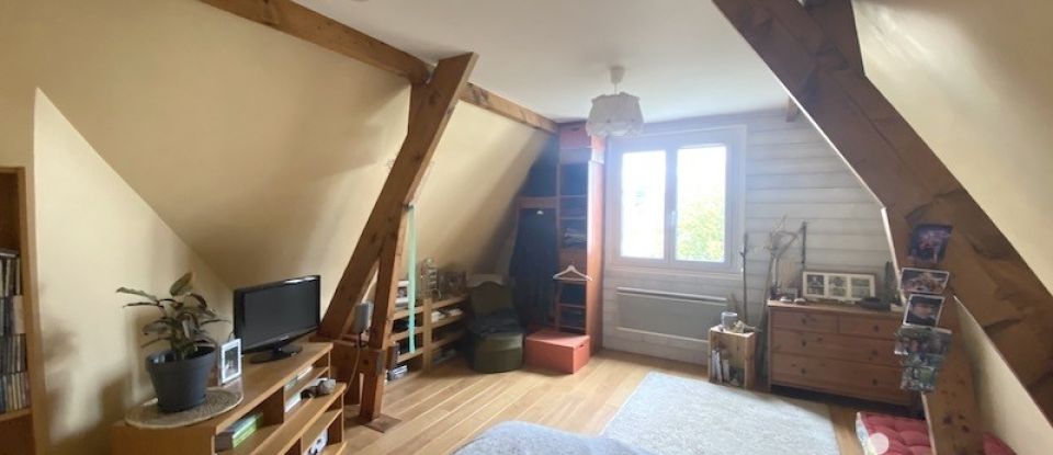 Traditional house 7 rooms of 142 m² in Saint-Leu-la-Forêt (95320)