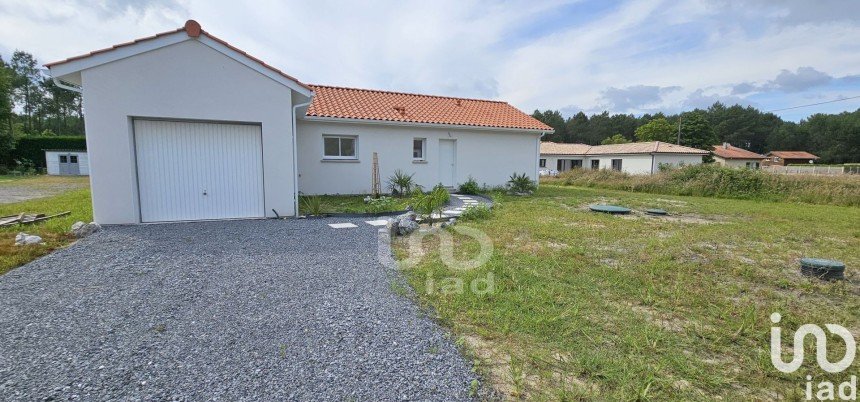 House 6 rooms of 124 m² in Parentis-en-Born (40160)