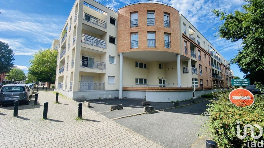 Appartement 1 pièce de 32 m² à Élancourt (78990)