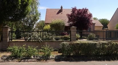 House 6 rooms of 166 m² in Ouarville (28150)