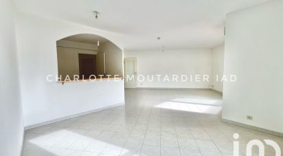 Apartment 3 rooms of 73 m² in Hyères (83400)