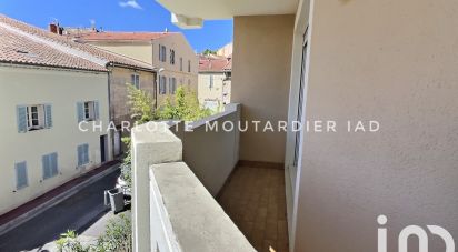 Appartement 3 pièces de 73 m² à Hyères (83400)