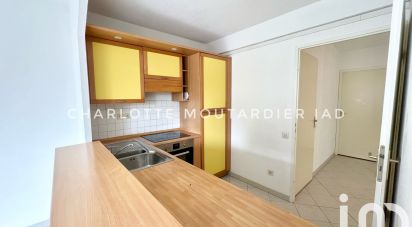 Apartment 3 rooms of 73 m² in Hyères (83400)