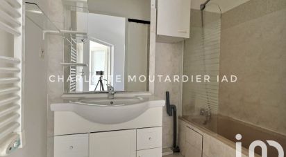 Apartment 3 rooms of 73 m² in Hyères (83400)