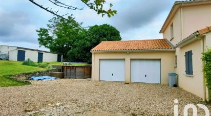 House 6 rooms of 132 m² in SENILLÉ (86100)