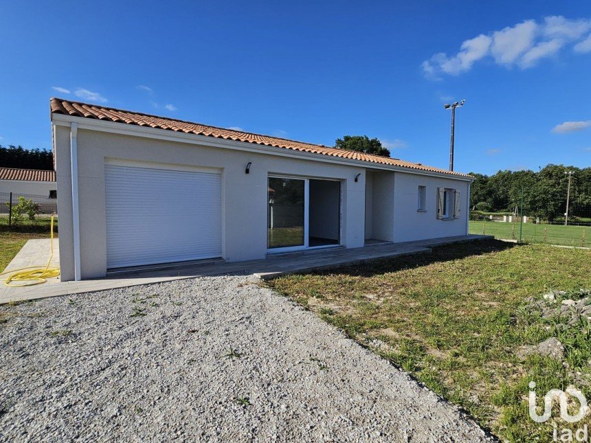 House 4 rooms of 106 m² in Clérac (17270)