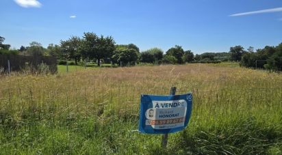 Land of 2,052 m² in Saint-Gérand-le-Puy (03150)