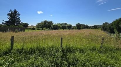 Land of 2,052 m² in Saint-Gérand-le-Puy (03150)